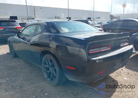 2022 Dodge Challenger Gt z USA, uszkodzony, nr VIN 2C3CDZJG3NH142755